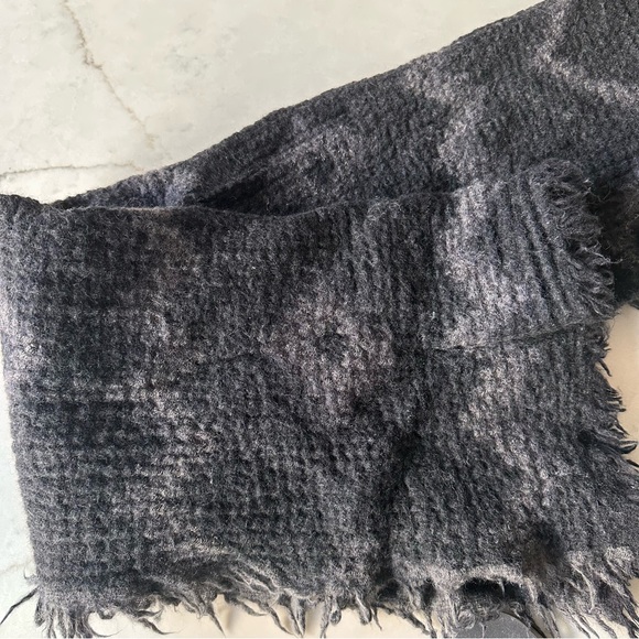 Like new Aritiza Diamond Mosaic Blanket Scarf blanket - Picture 2 of 7